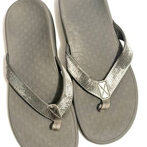 Vionic Metallic Gray/Silver Flip Flop Sandals
